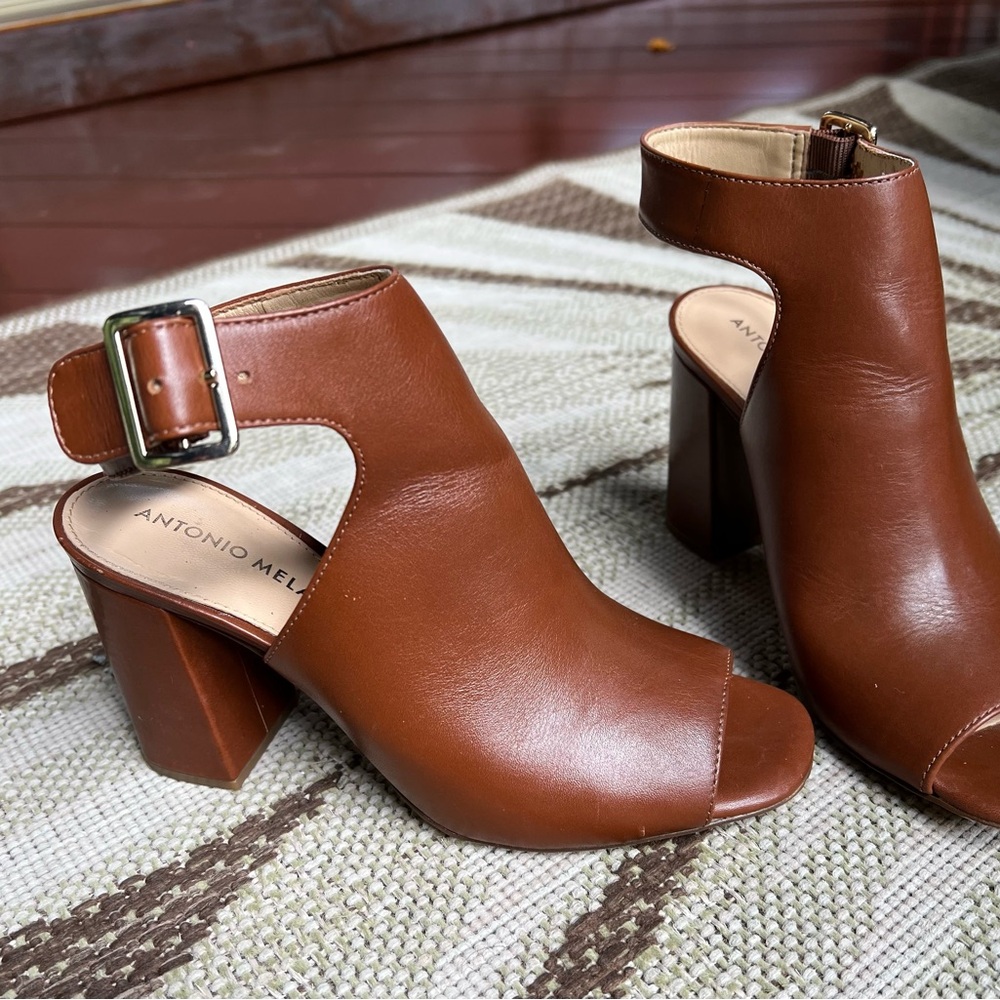 ANTONIO MELANI Tan Open-Toe Heeled Sandals